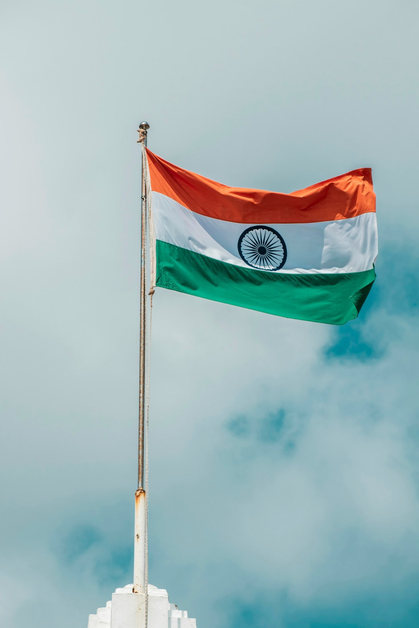 How to Create Aesthetic Content Using the Flag